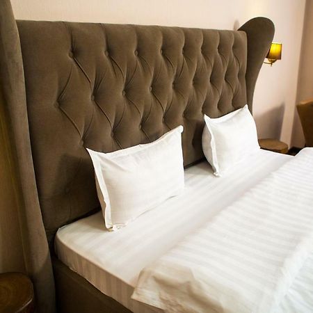Keremet Hotel Almaty Ngoại thất bức ảnh
