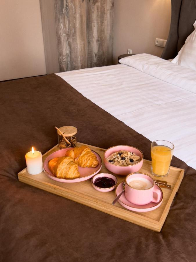 Keremet Hotel Almaty Ngoại thất bức ảnh