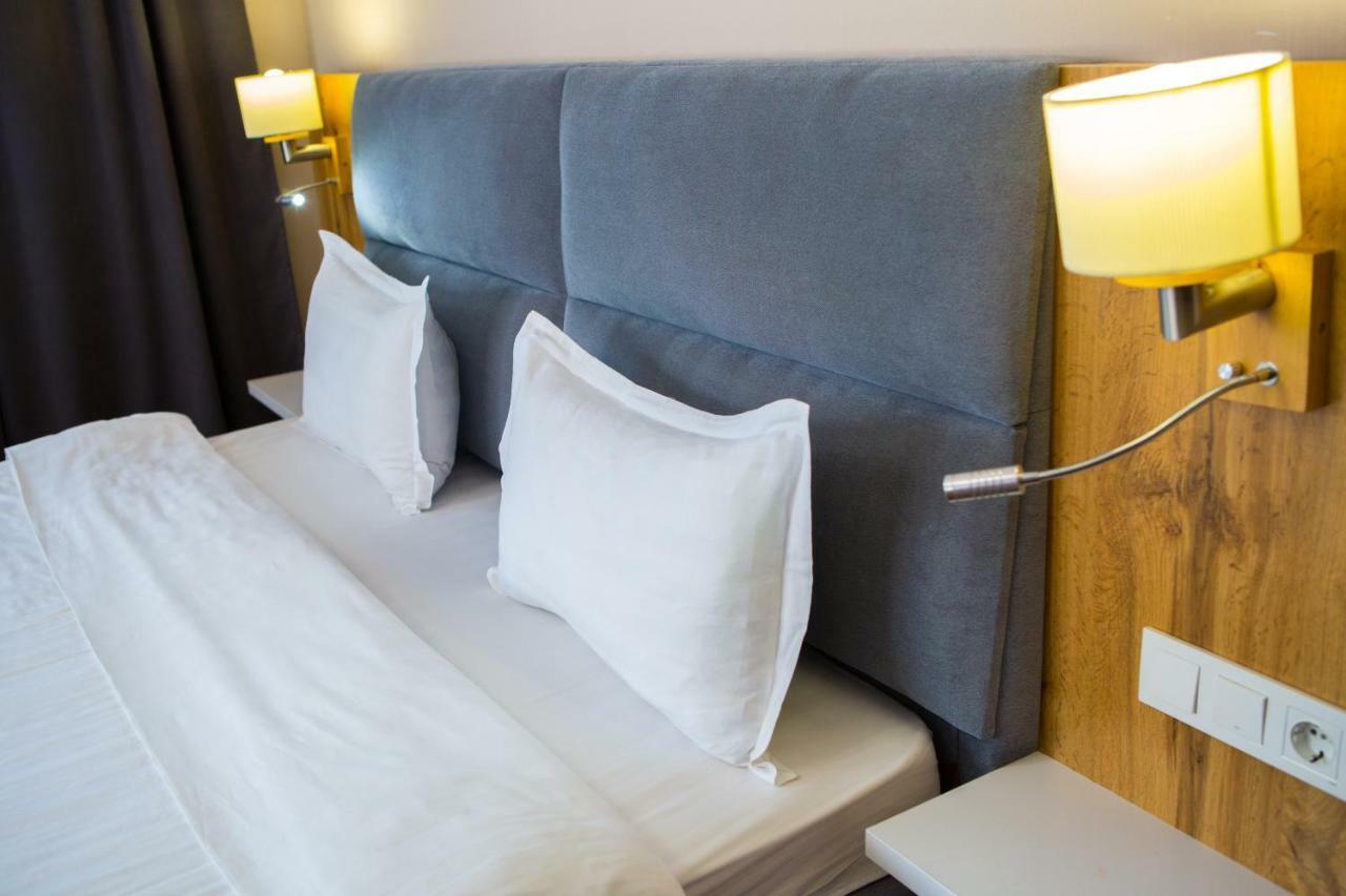 Keremet Hotel Almaty Ngoại thất bức ảnh